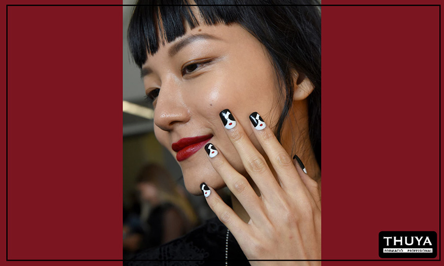 uñas con diseño estilo japonés