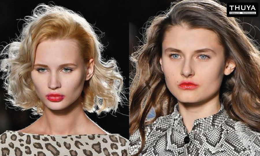 modelos desfilando con el labial fuera del contorno del labio