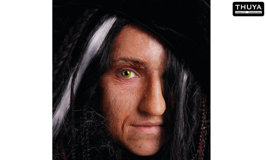 bruja caracterizada con material de silicona en fx