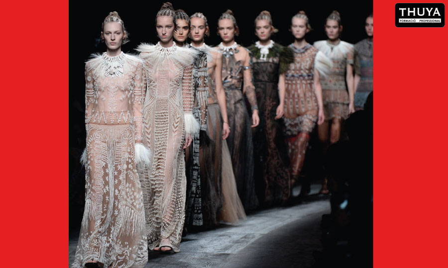 pasarela de moda como salida laboral de peluquer&iacute;a